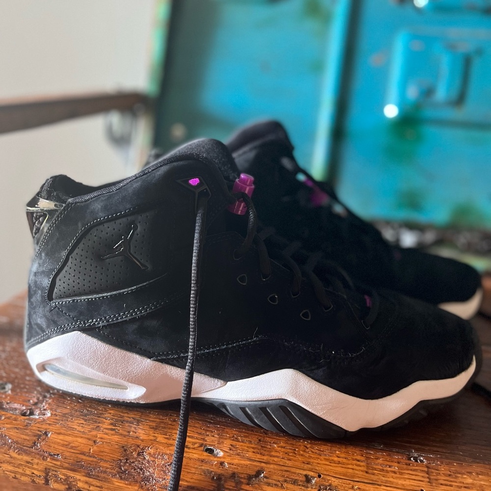 Mens size 11 Adair Jordan’s